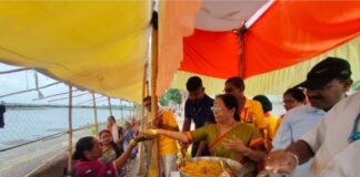 आषाढी यात्रेनिमित्त मंदिर समितीकडून दर्शन रांगेत चहा, पाणी व खिचडी वाटप