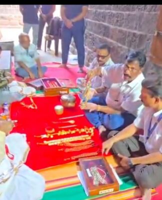 नवरात्र महोत्सव साठी श्री विठ्ठल-रुक्मिणी मातेच्या मौल्यवान अलंकारांची गाठवणी पूर्ण