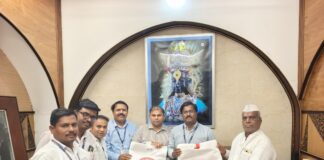 आयसीआयसीआय बँकेकडून श्री विठ्ठल रुक्मिणी मंदिरास सीएसआर निधीतून १० हजार पिशव्यांची मोफत भेट